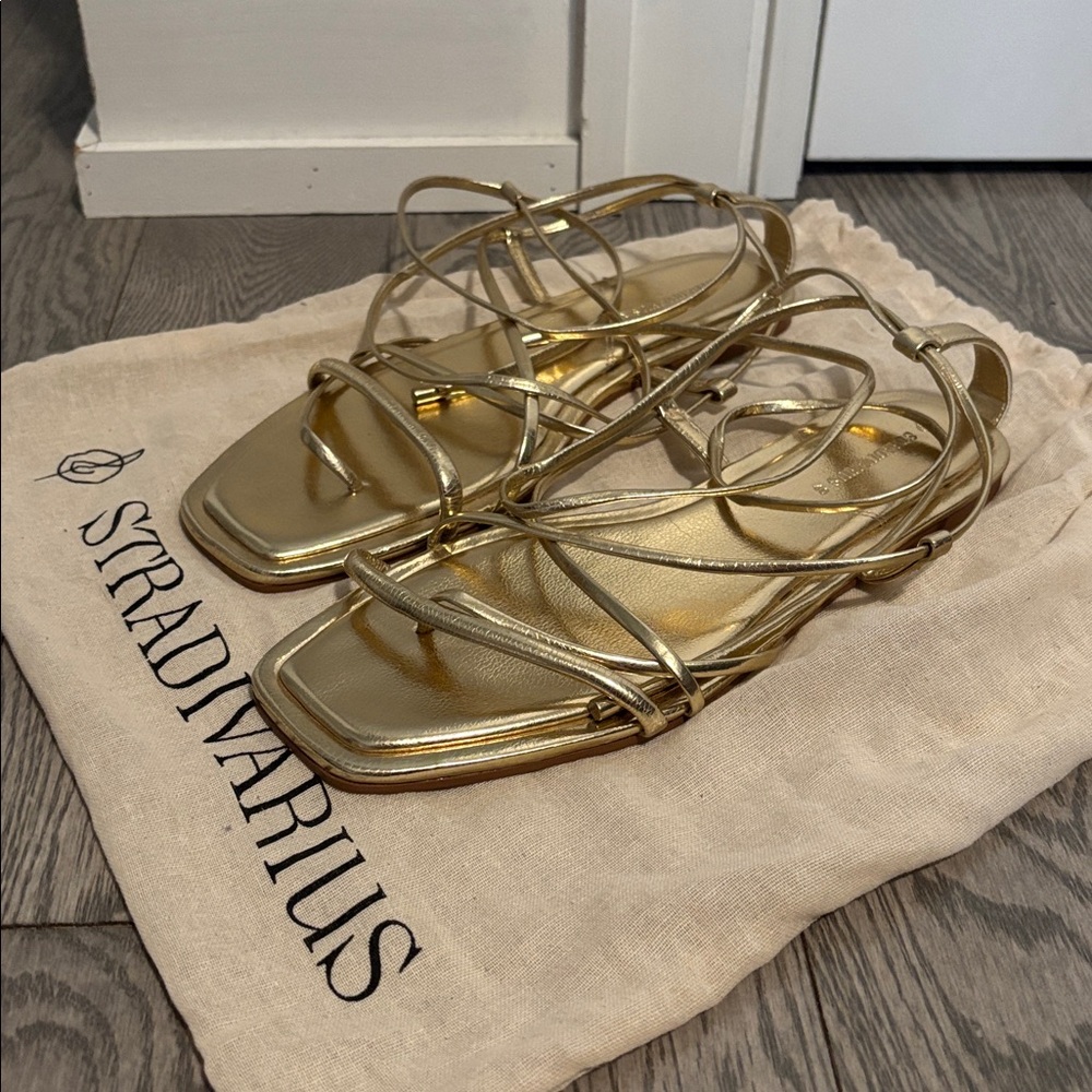 Stradivarius Sandals🌟✨